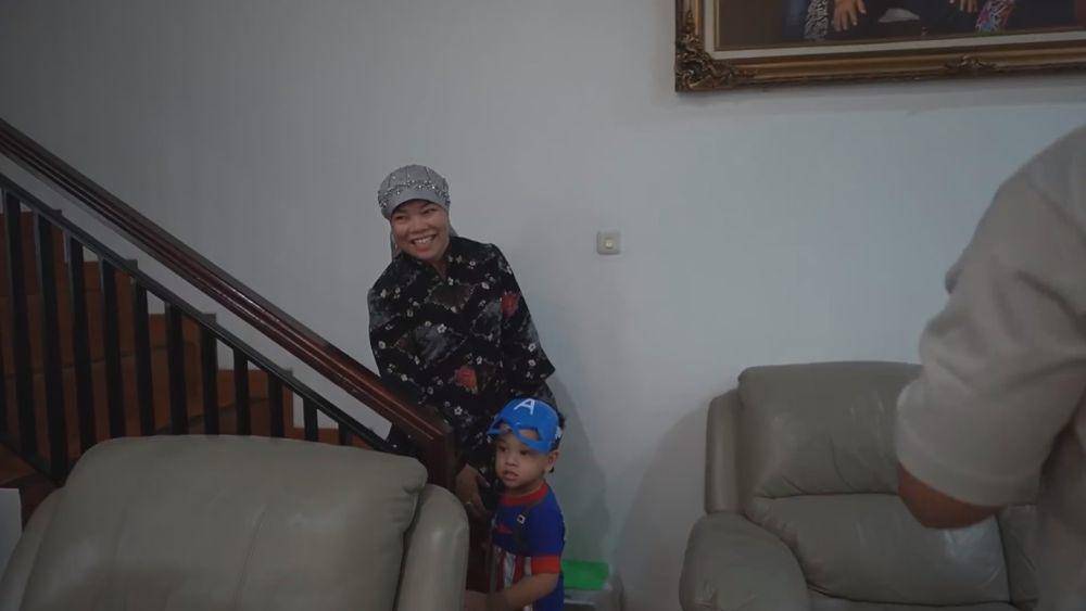 ulang tahun Oma Gala (YouTube.com/Mama Fuji)