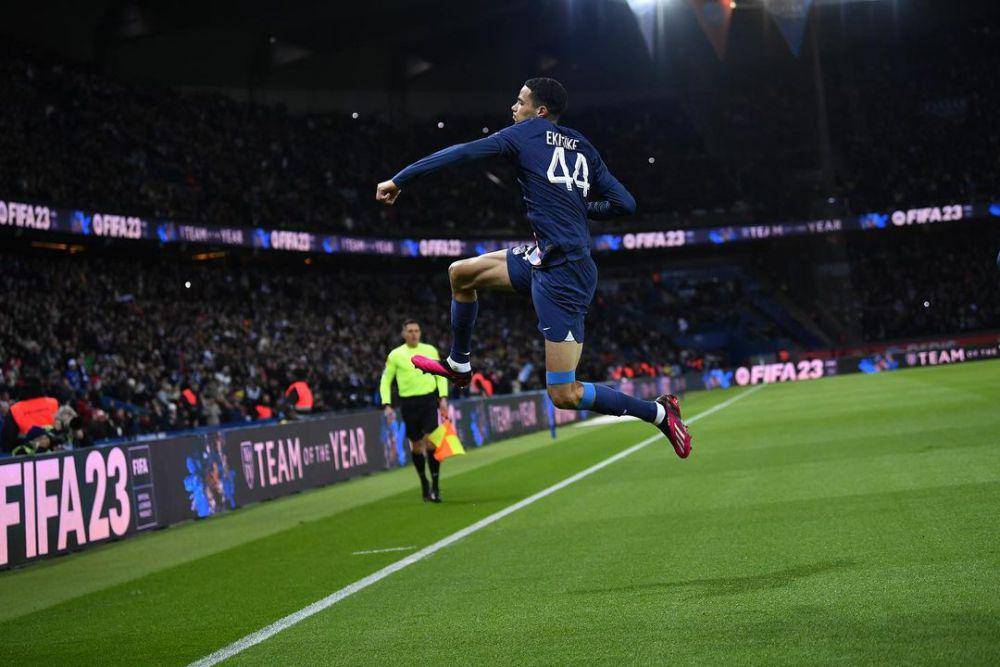 Hugo Ekitike bersama PSG musim 2022/23 (instagram.com/hekitike)