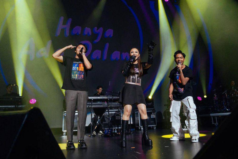 momen konser Rossa di Malaysia (instagram.com/itsrossa910)