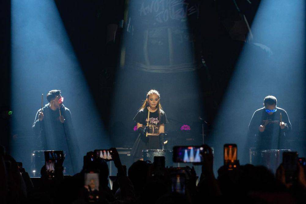 momen konser Rossa di Malaysia (instagram.com/itsrossa910)