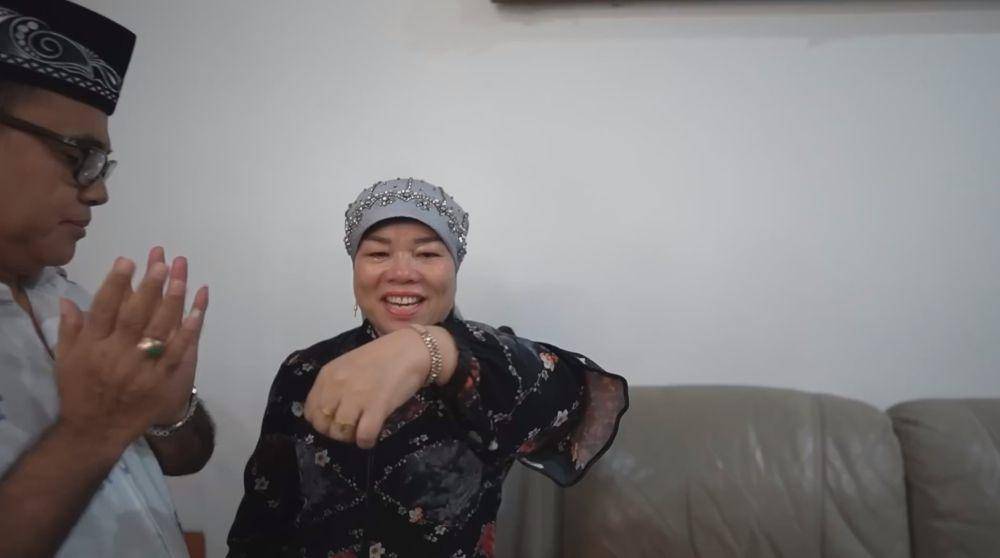 ulang tahun Oma Gala (YouTube.com/Mama Fuji)