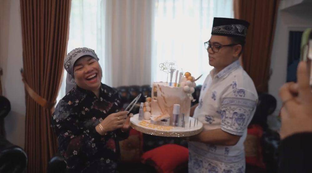 ulang tahun Oma Gala (YouTube.com/Mama Fuji)