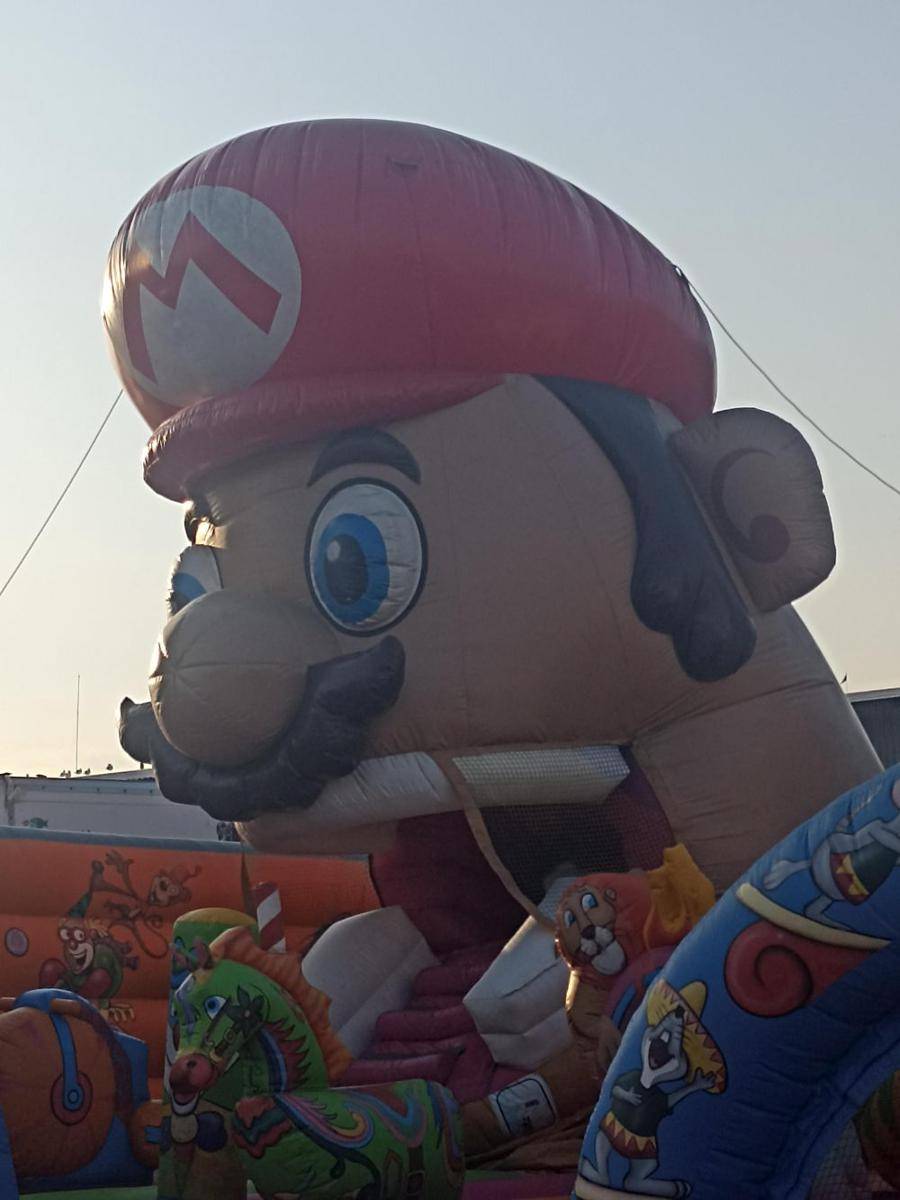 potret benda Super Mario Bros. desain nyeleneh (reddit.com/user/MulberryDeep)