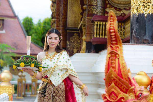 ilustrasi baju traditional Thailand (freepik.com/jcomp)