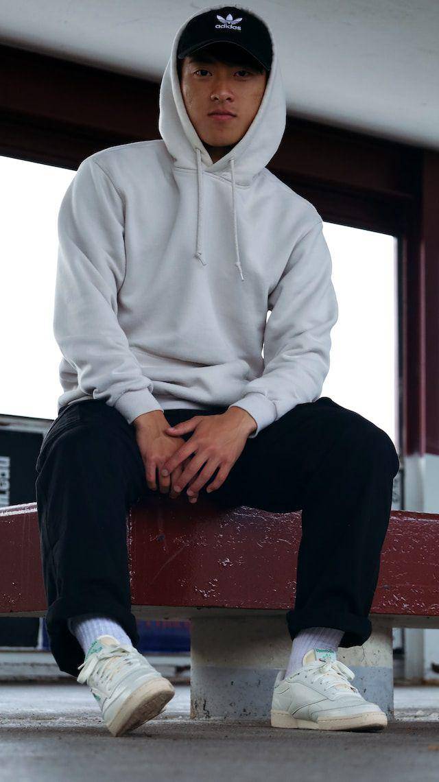Hoodie (unsplash.com/Don Pham)