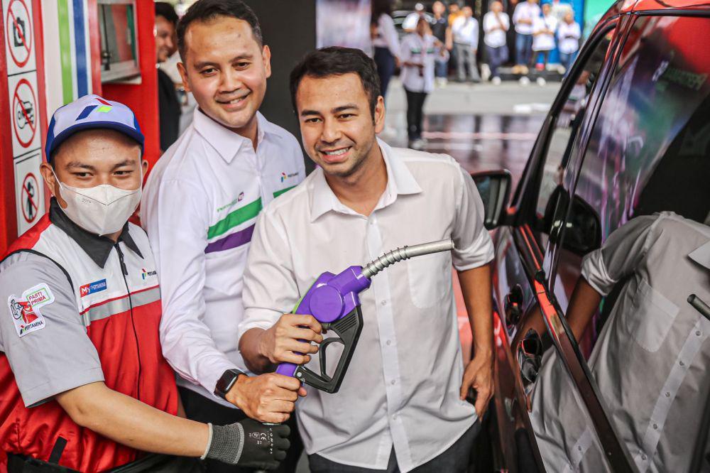 Baru Diluncurkan, Raffi Ahmad Langsung Icip Pertamax Green 95