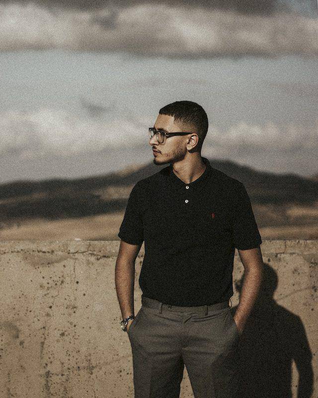 Kaus Polo (unsplash.com/mohammed idris djoudi)