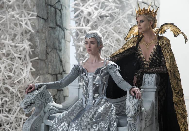 Emily Blunt dalam The Huntsman: Winter's War (dok. Universal Pictures/The Huntsman: Winter's War)