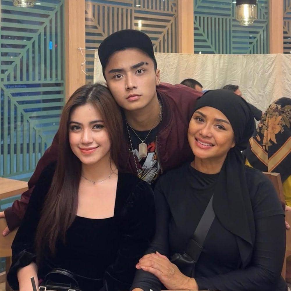 Potret Leon Dozan dan ibunda (instagram.com/official.bethariasonata)