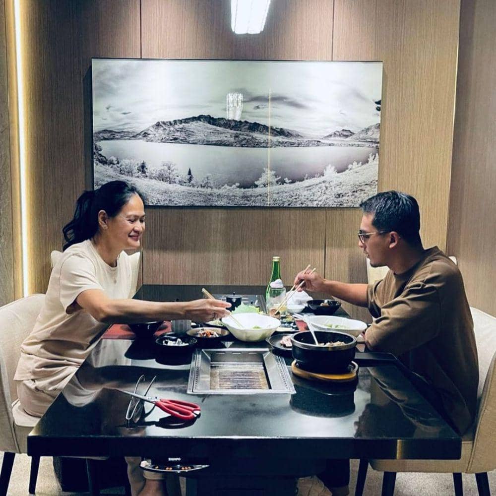 potret Ricky Harun dan ibunda (instagram.com/rickyharun)