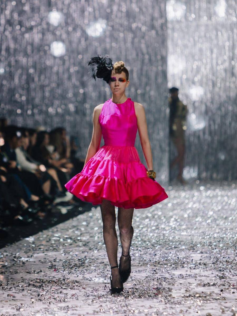 Koleksi Parisian Style Berkonsep Café Society ala Didi Budiardjo dalam gelaran Mulia in Fashion 2023. 19 Juli 2023. (dok. Didi Budiardjo)