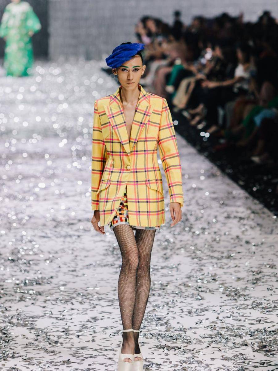 Koleksi Parisian Style Berkonsep Café Society ala Didi Budiardjo dalam gelaran Mulia in Fashion 2023. 19 Juli 2023. (dok. Didi Budiardjo)