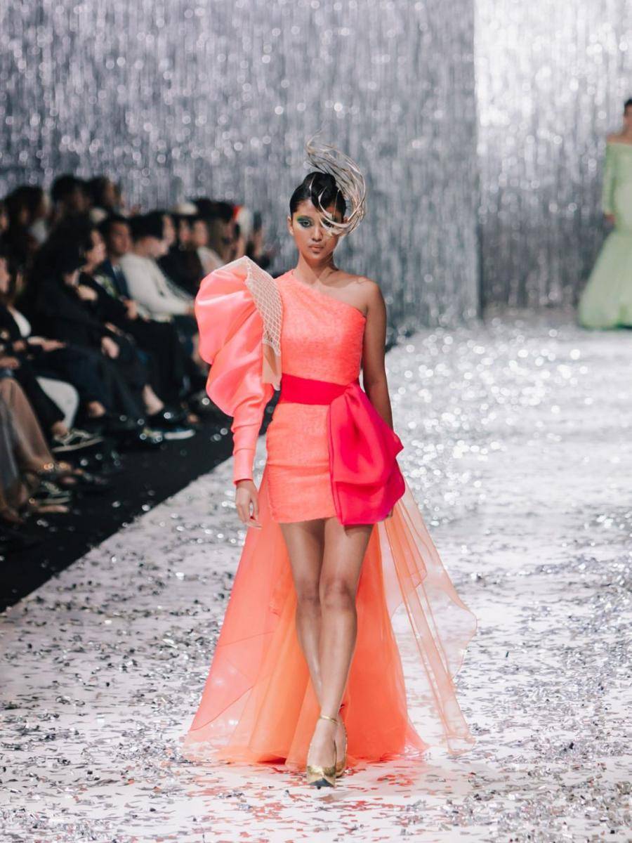 Koleksi Parisian Style Berkonsep Café Society ala Didi Budiardjo dalam gelaran Mulia in Fashion 2023. 19 Juli 2023. (dok. Didi Budiardjo)