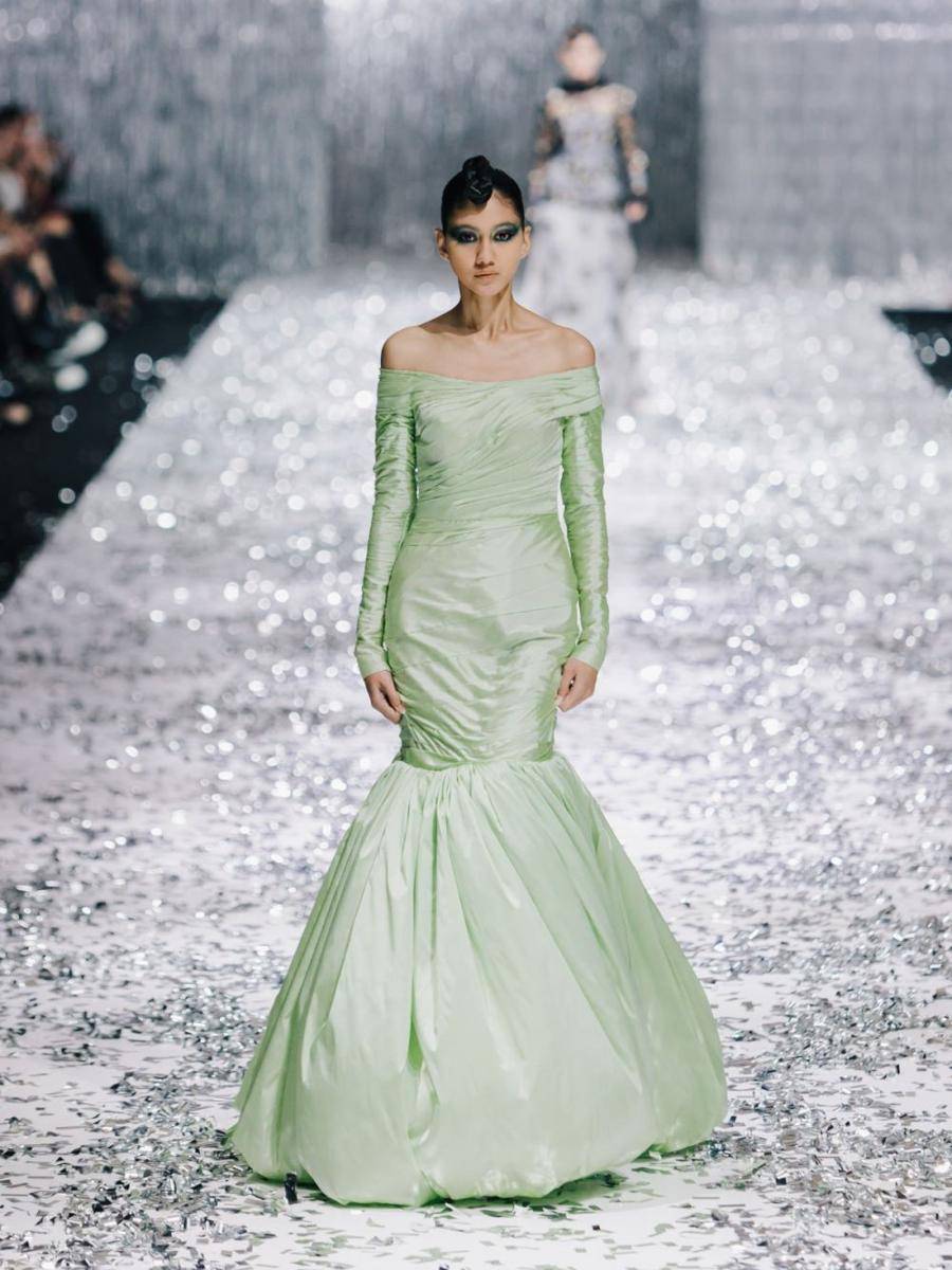 Koleksi Parisian Style Berkonsep Café Society ala Didi Budiardjo dalam gelaran Mulia in Fashion 2023. 19 Juli 2023. (dok. Didi Budiardjo)