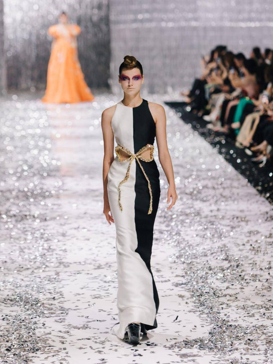 Koleksi Parisian Style Berkonsep Café Society ala Didi Budiardjo dalam gelaran Mulia in Fashion 2023. 19 Juli 2023. (dok. Didi Budiardjo)