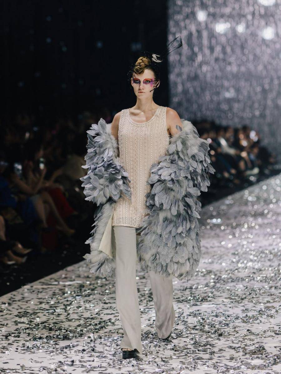 Koleksi Parisian Style Berkonsep Café Society ala Didi Budiardjo dalam gelaran Mulia in Fashion 2023. 19 Juli 2023. (dok. Didi Budiardjo)