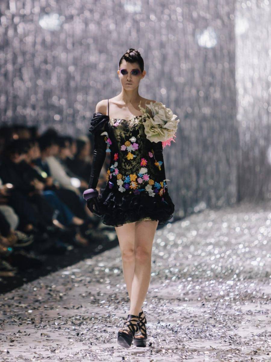 Koleksi Parisian Style Berkonsep Café Society ala Didi Budiardjo dalam gelaran Mulia in Fashion 2023. 19 Juli 2023. (dok. Didi Budiardjo)