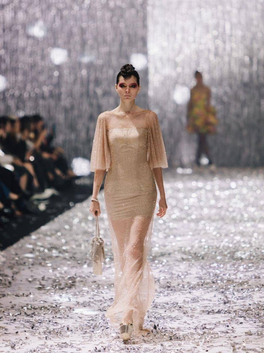 Koleksi Parisian Style Berkonsep Café Society ala Didi Budiardjo dalam gelaran Mulia in Fashion 2023. 19 Juli 2023. (dok. Didi Budiardjo)