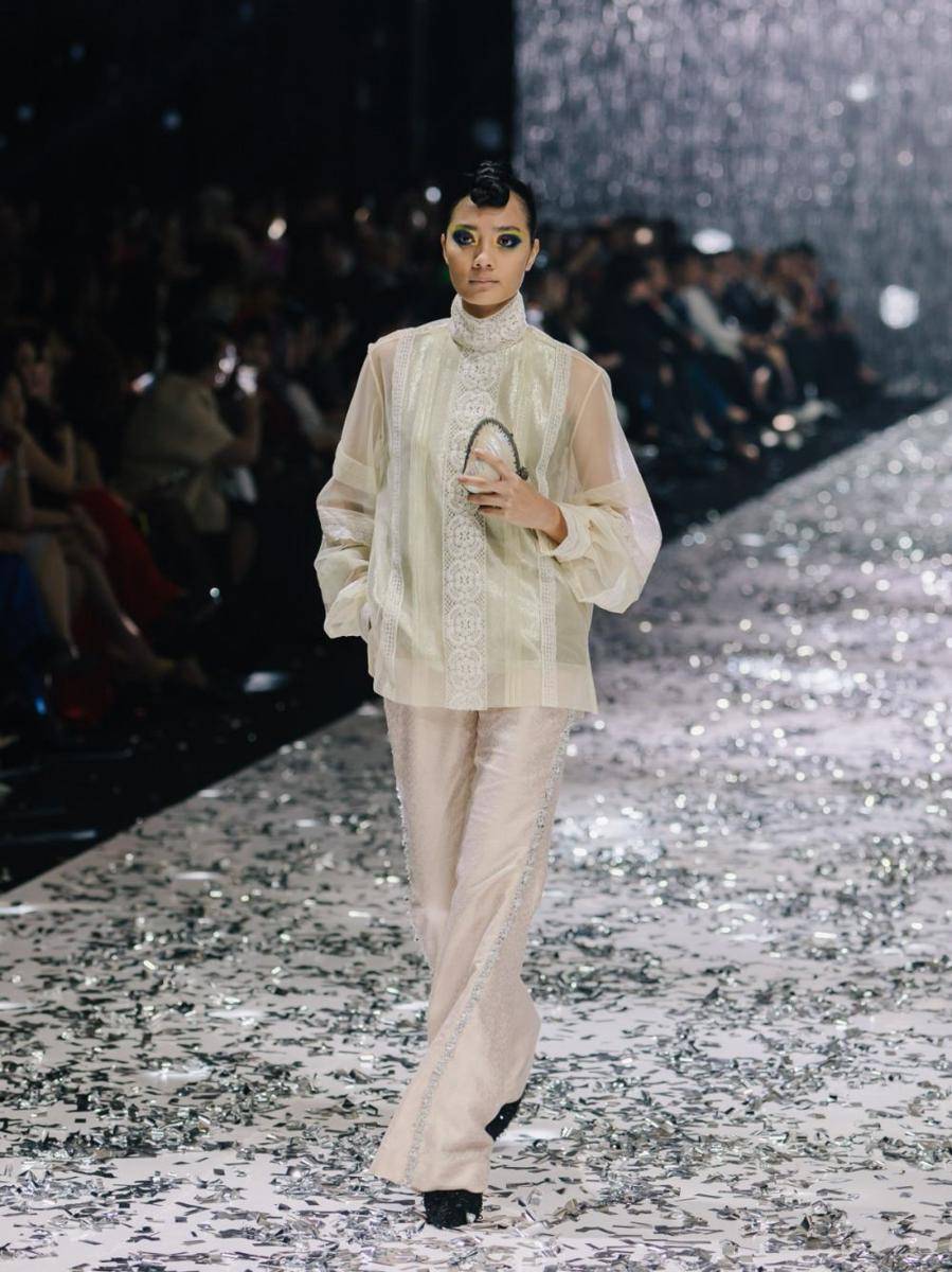 Koleksi Parisian Style Berkonsep Café Society ala Didi Budiardjo dalam gelaran Mulia in Fashion 2023. 19 Juli 2023. (dok. Didi Budiardjo)