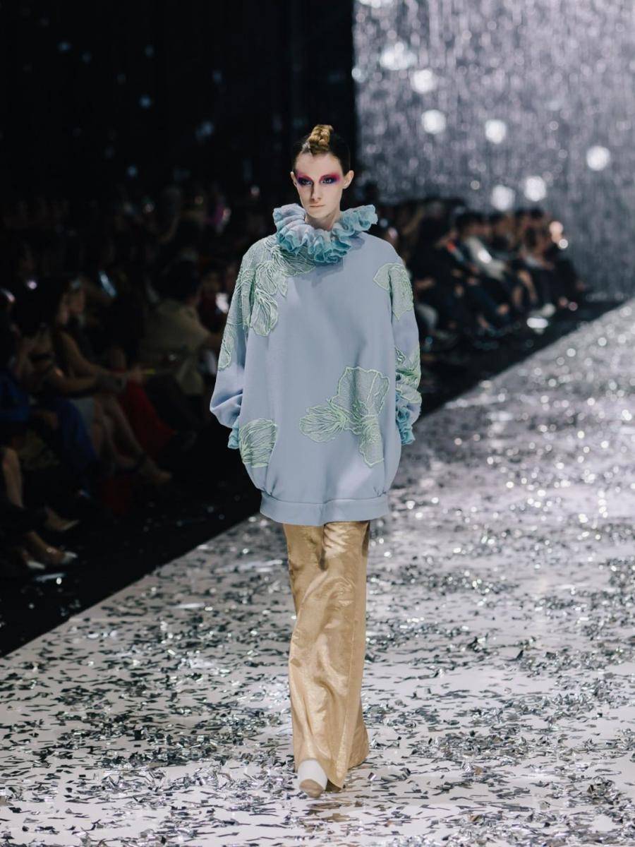 Koleksi Parisian Style Berkonsep Café Society ala Didi Budiardjo dalam gelaran Mulia in Fashion 2023. 19 Juli 2023. (dok. Didi Budiardjo)