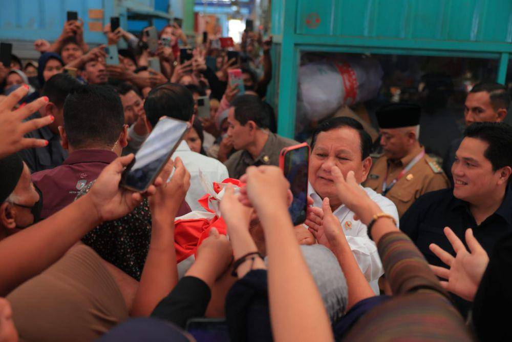 Prabowo Subianto saat mengunjungi Pasar Bululawang, Kabupaten Malang. Dok. Istimewa.