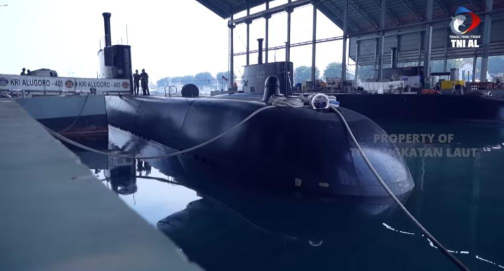 10 Potret Kapal Selam KRI Alugoro-405 Alutsista TNI Buatan Indonesia