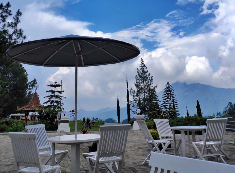 10 Potret Omah Kembang Merbabu dengan View Alam Indah Bak di Eropa