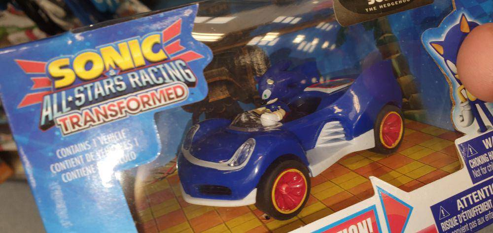potret objek bertema Sonic paling aneh (reddit.com/r/CrappyDesign)
