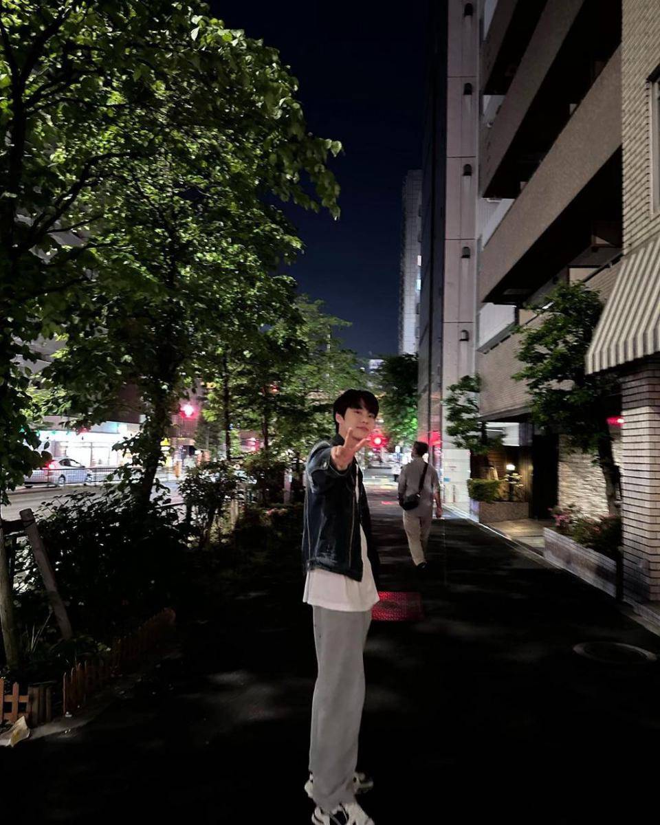 potret Doyoung NCT (instagram.com/do0_nct)
