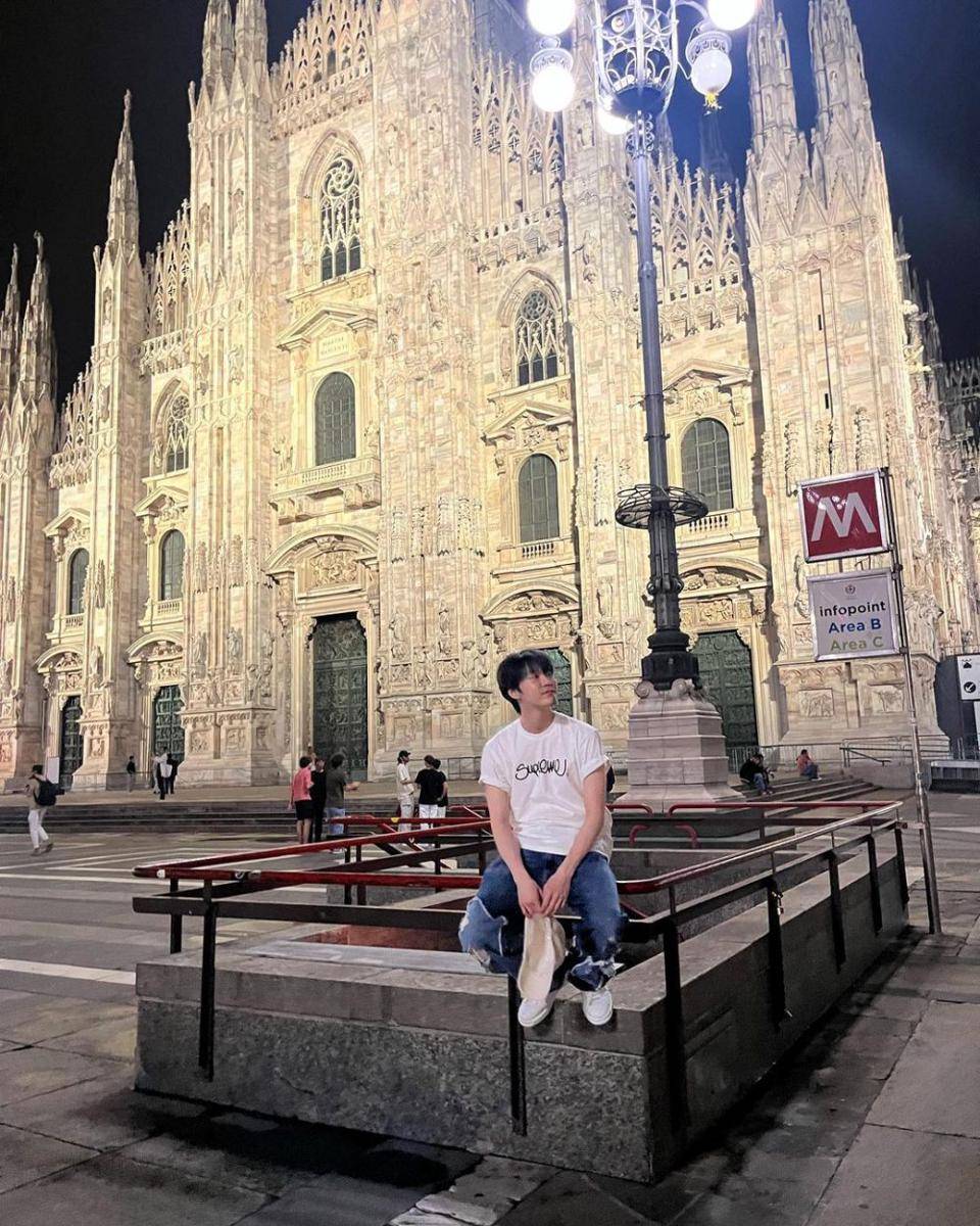potret Doyoung NCT (instagram.com/do0_nct)