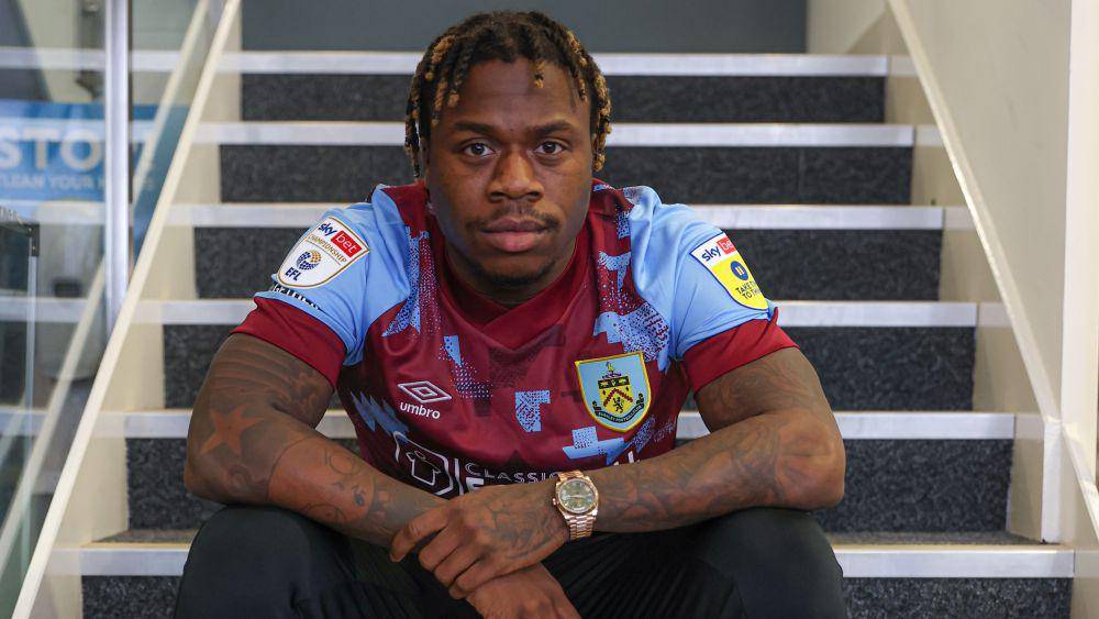 Michael Obafemi (burnleyfootballclub.com)