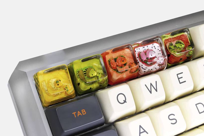 potret keyboard desain nyentrik (reddit.com/user/CreeMcCreeCreeinton)