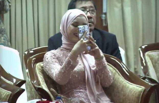 Rey Mbayang wisuda (Instagram.com/rey_mbayang)