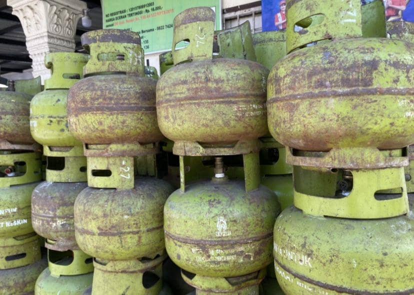 Gas LPG langka di Medan (IDN Times/Indah Permata Sari)