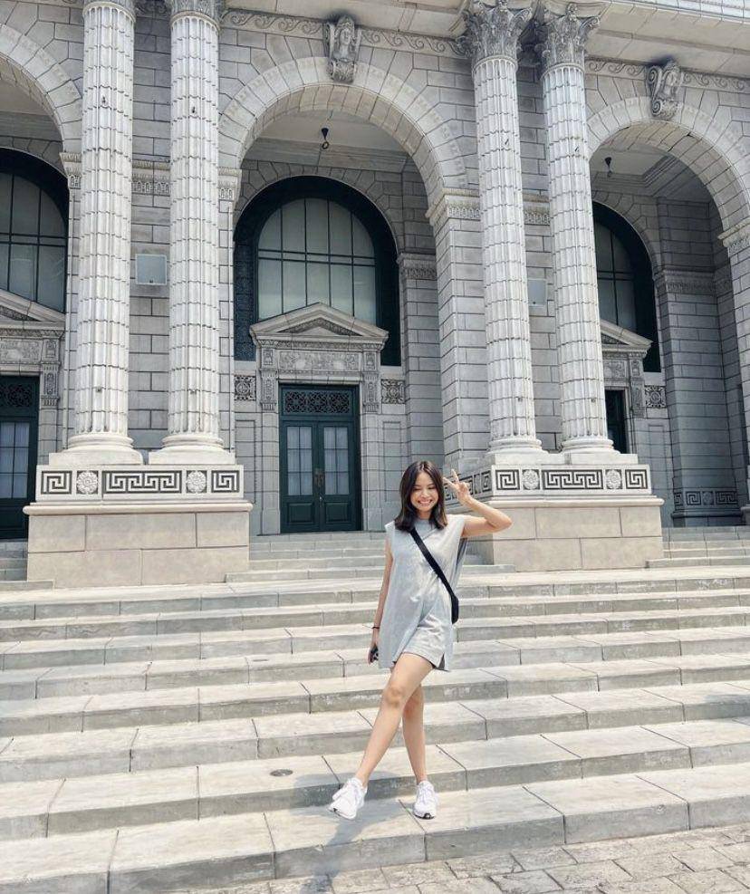 Hanggini liburan ke Universal Studio Singapura (instagram.com/hanggini)