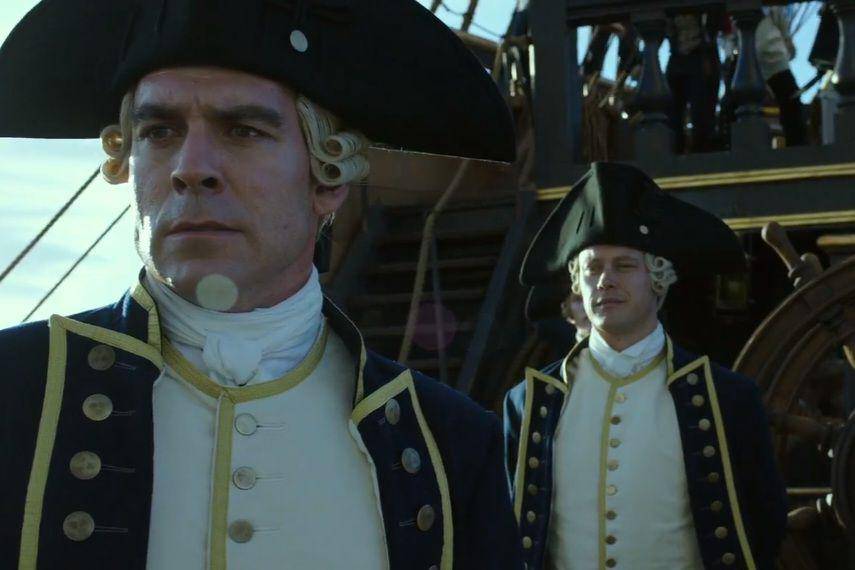 Michael Dorman (belakang) dalam film Pirates of the Caribbean: Dead Men Tell No Tales (dok. Walt Disney Pictures/Pirates of the Caribbean: Dead Men Tell No Tales)