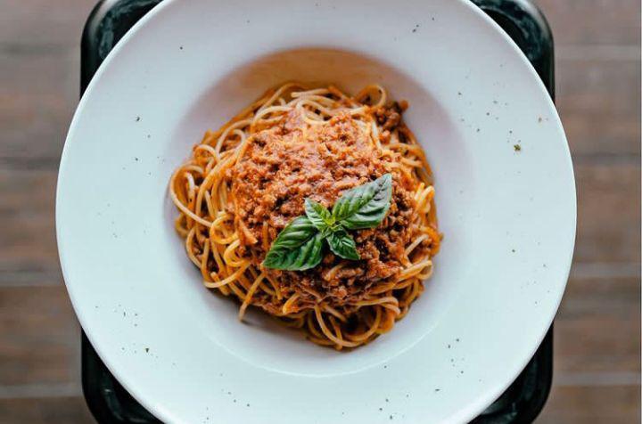 5 Aneka Resep Spaghetti Lezat Ala Rumahan, Bajet Murah Rasa Restauran!