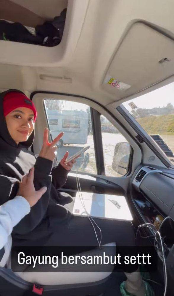 potret Ayudia Bing Slamet di dalam campervan (instagram.com/dittopercussion)
