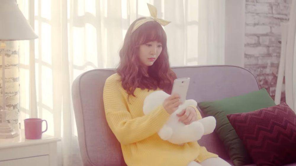 cuplikan MV "Some" dari Soyou dan Juggigo (youtube.com/starshipTV)