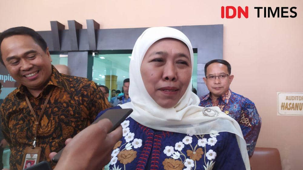 Ditanya soal Bursa Cawapres Anies Baswedan, Khofifah hanya Tersenyum