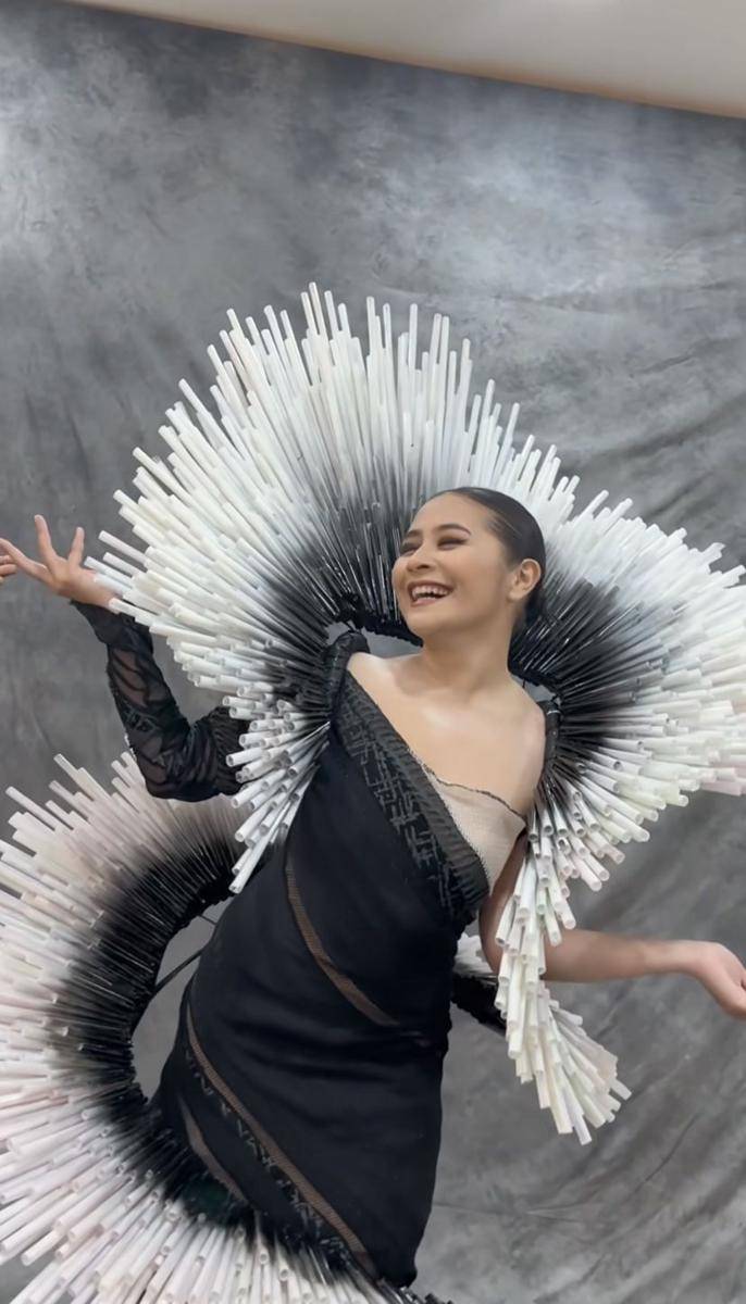 potret Prilly Latuconsina pamerkan kostum yang akan dikenakannya di JFC (Instagram.com/bubahalfian)