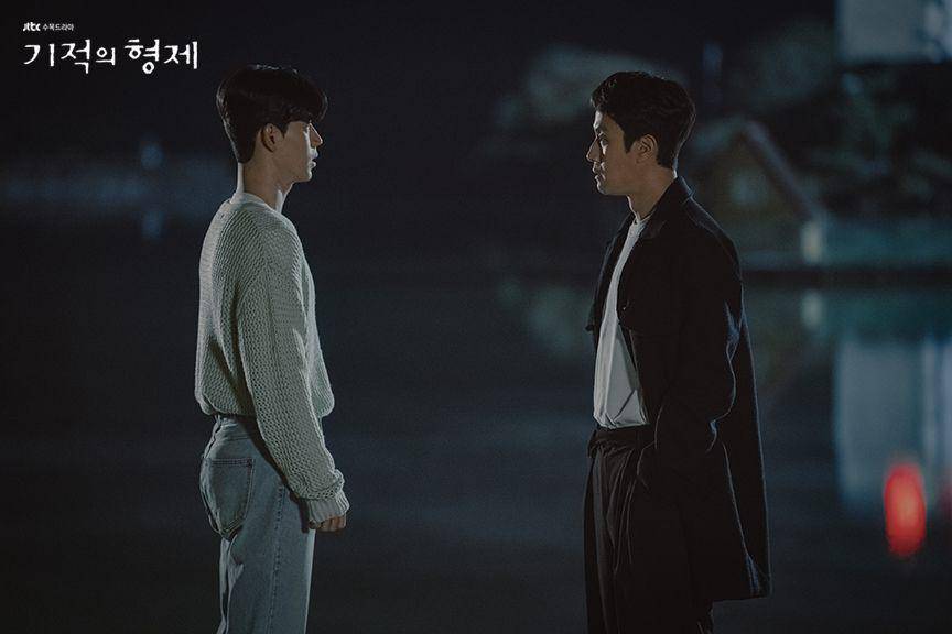 Bae Hyun Sung dan Jung Woo di Miraculous Brothers (dok. JTBC/Miraculous Brothers)