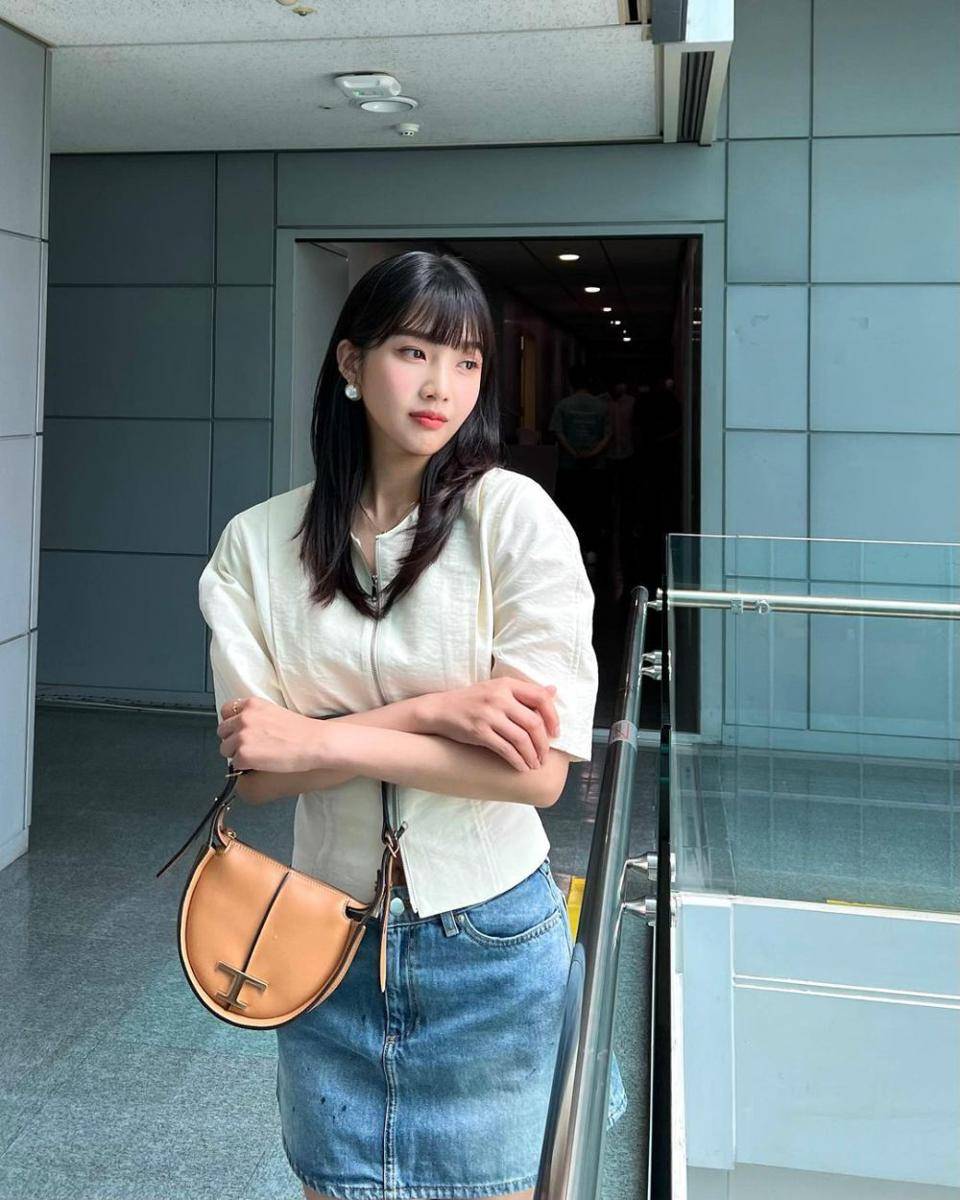 ide mix and match rok denim ala Joy Red Velvet (instagram.com/_imyour_joy)