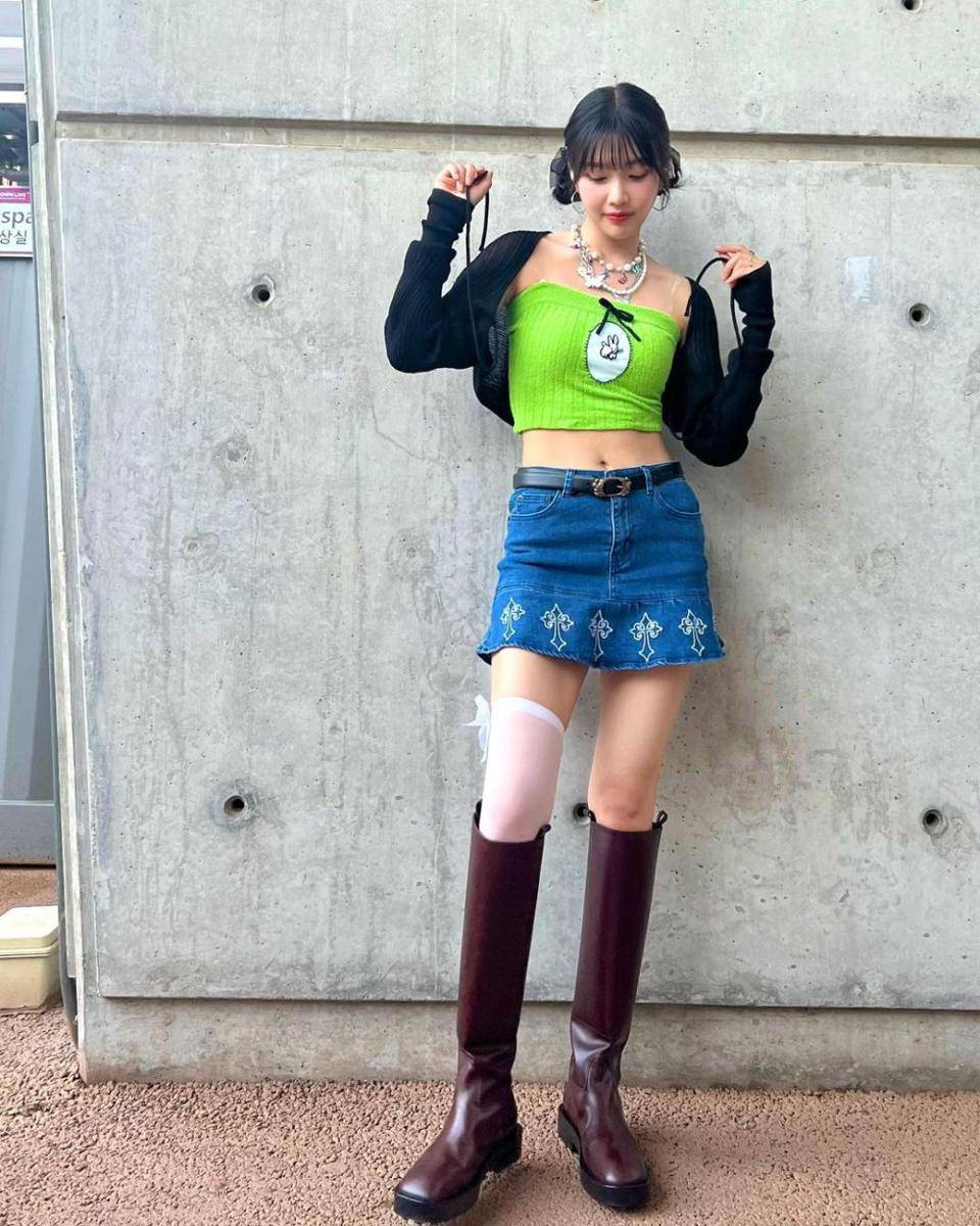 ide mix and match rok denim ala Joy Red Velvet (instagram.com/_imyour_joy)