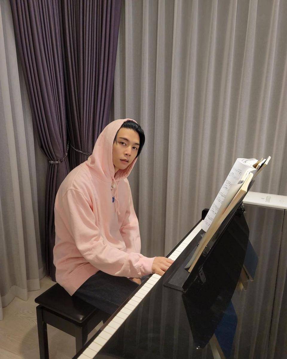 Johnny NCT (instagram.com/johnnyjsuh)