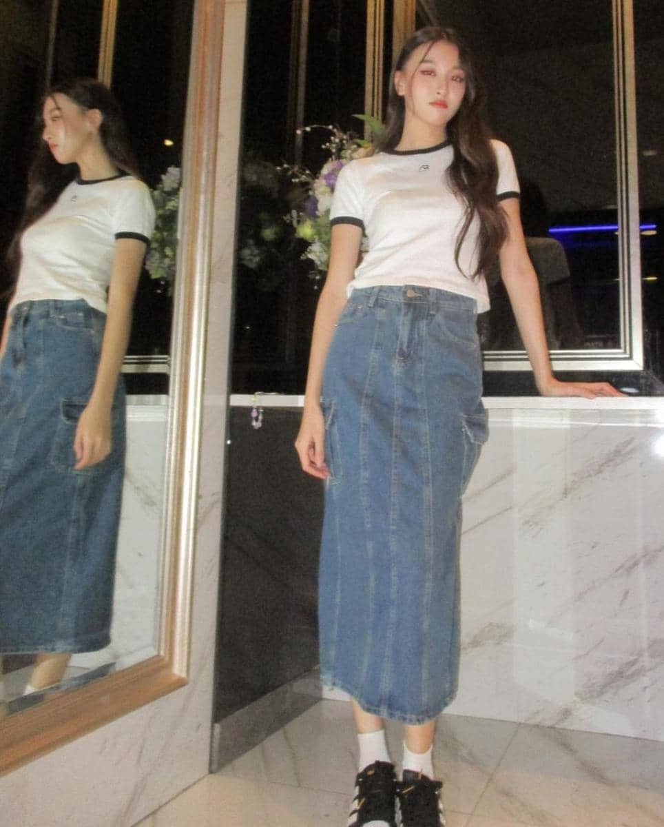 ide padu padan rok dan celana cargo ala View Benyapa (instagram.com/view.benyapa)