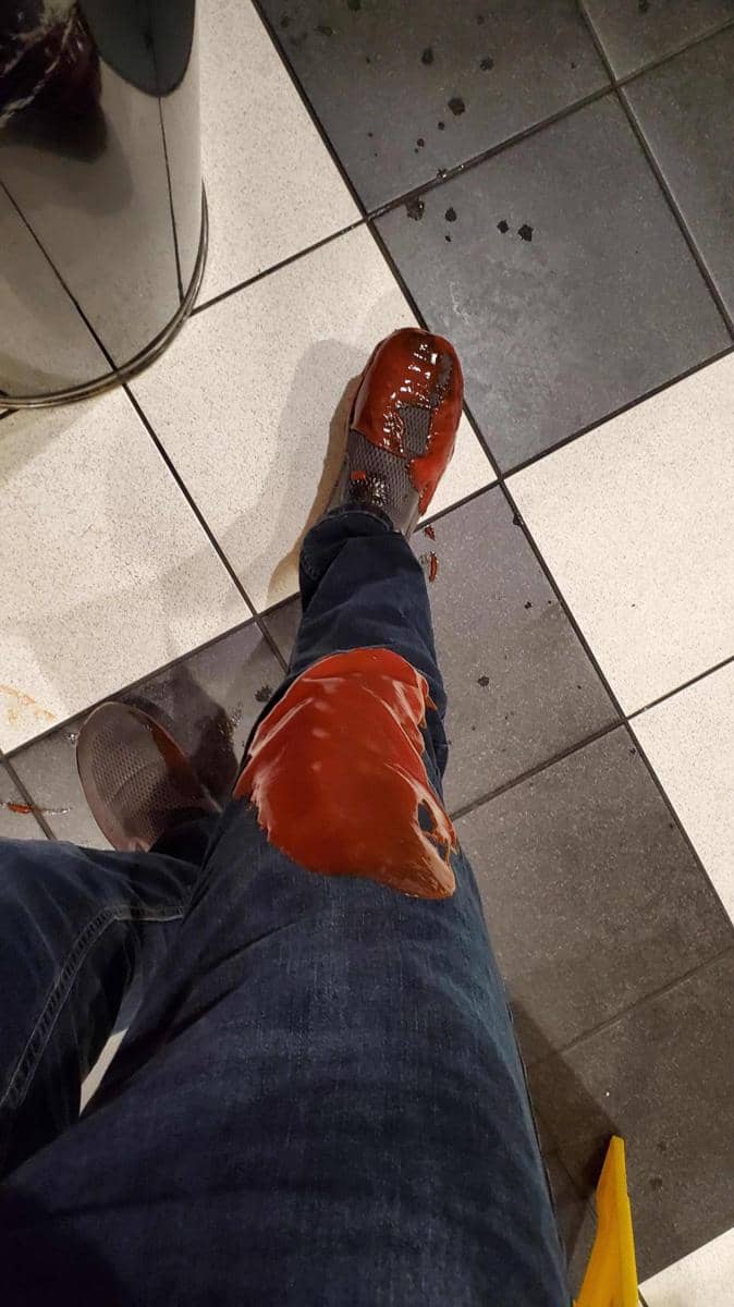 potret momen apes karena saus (reddit.com/user/finziez)