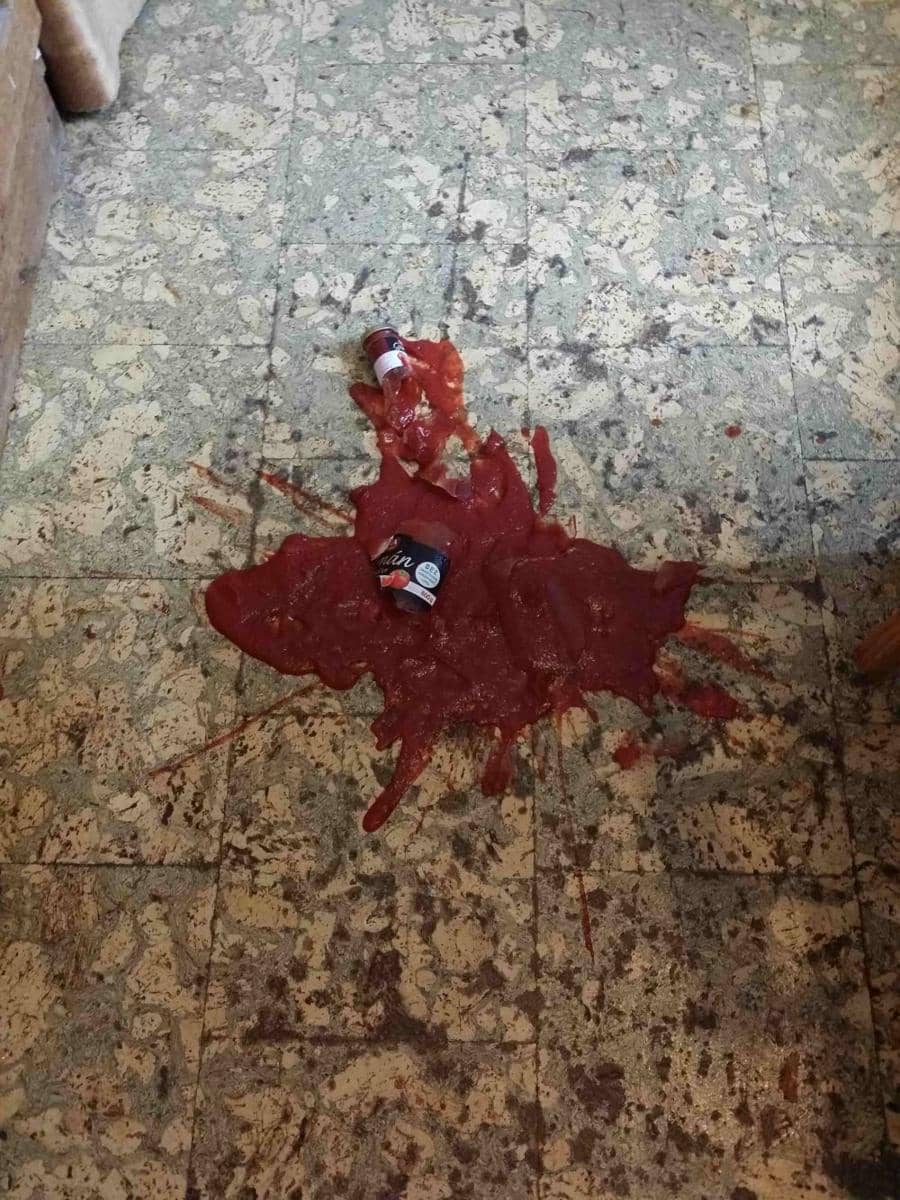 potret momen apes karena saus (reddit.com/user/PM_ME_O-SCOPE_SELFIE)