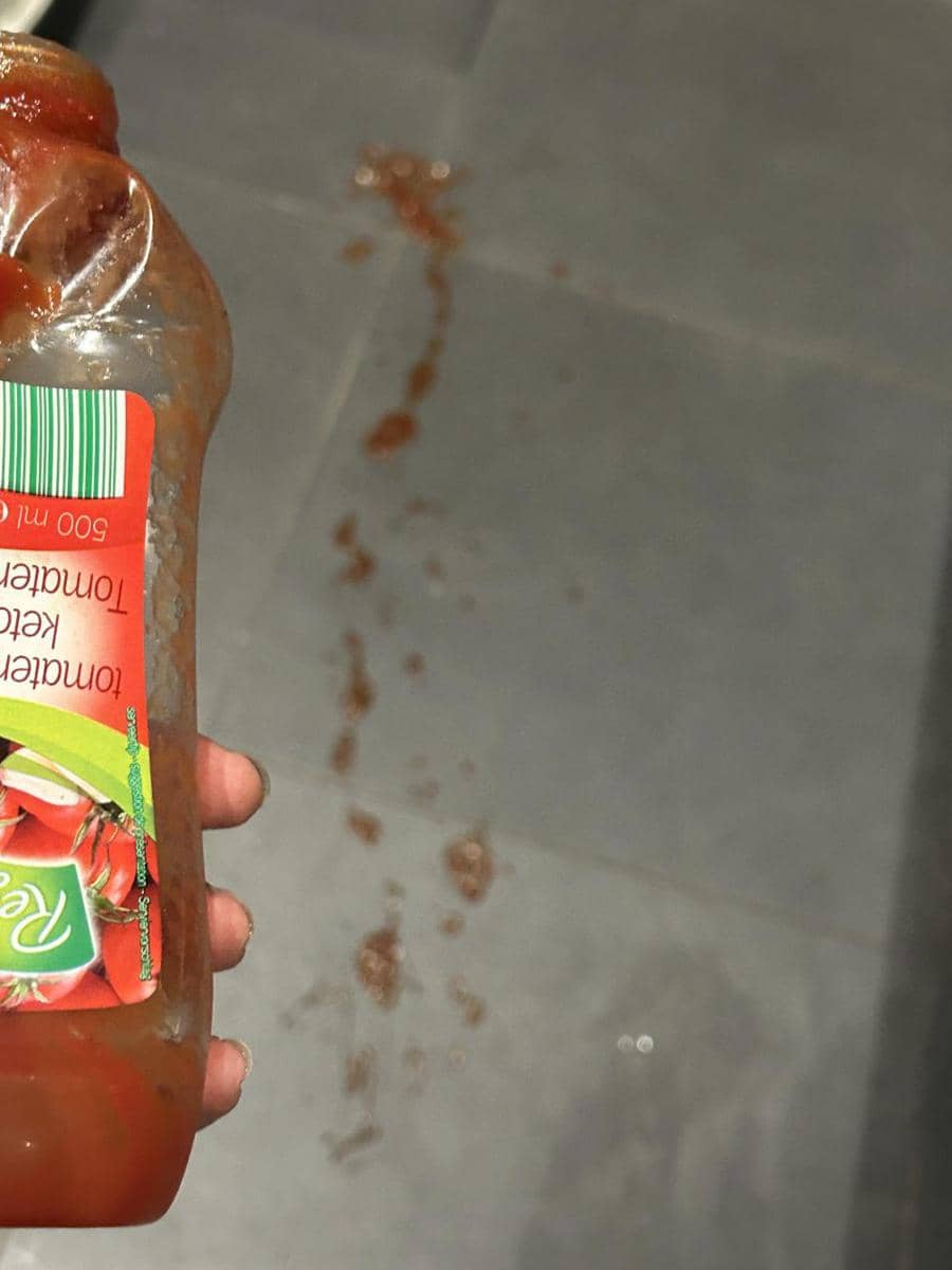 potret momen apes karena saus (reddit.com/user/marouan10)