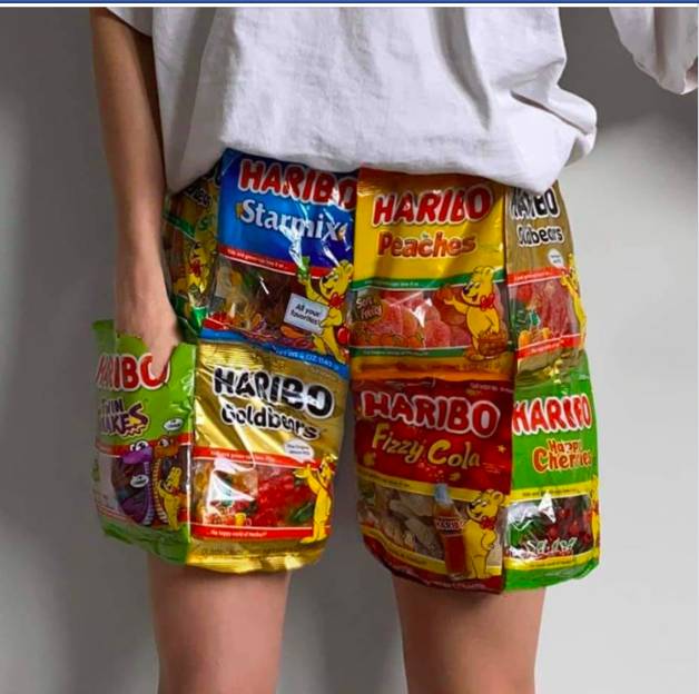 potret celana pendek desain aneh (reddit.com/user/Mardorian)
